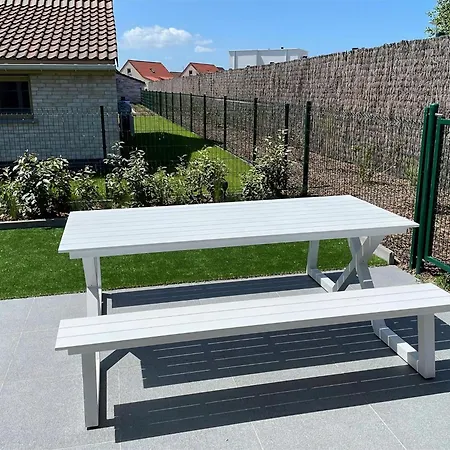 Charming With Enclosed Garden